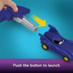 Fisher-Price Αυτοκινητάκι Dc Batwheels Bam the Batmobile με Κλειδί που εκτοξεύεται για σύγκρουση, Κλίμακας 1:55 (HRJ53-HRJ54) - Image 4
